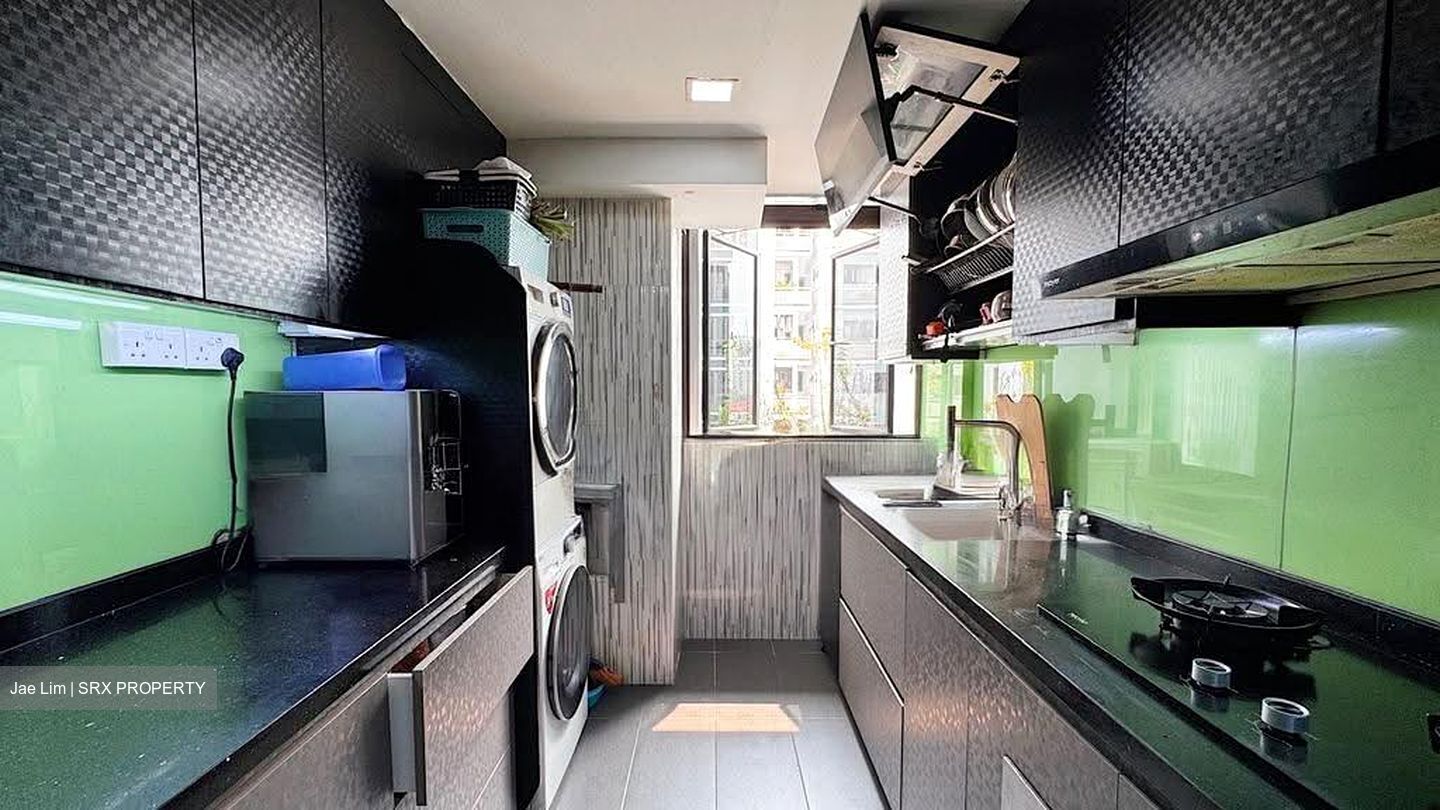 Parkview Apartments (D23), Apartment #620685681